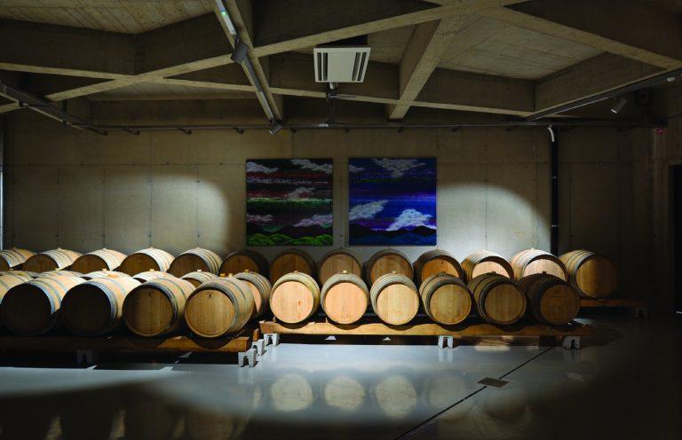 Edi Simčič, njegov sin, vnuka in vino