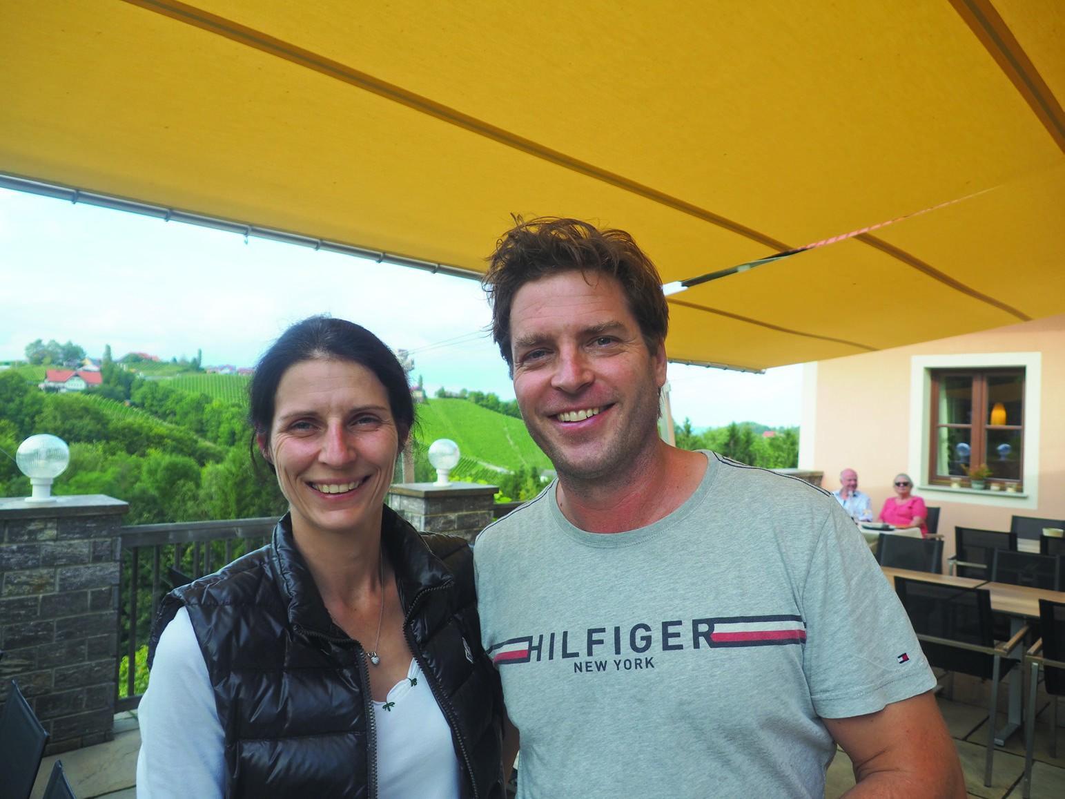 Hannes in Michaela Dreisiebner, vinar in gostinka.