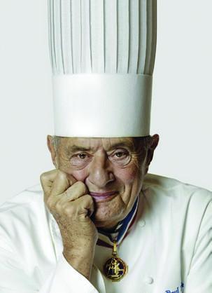 Paul Bocuse - legendarni francoski chef, ki so mu že za časaživljenja postavili spomenik