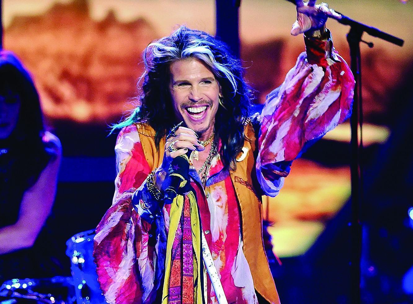 Steven Tyler tudi zdaj poje kot pred 50 leti!