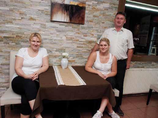 Roman Kapušin in družina.