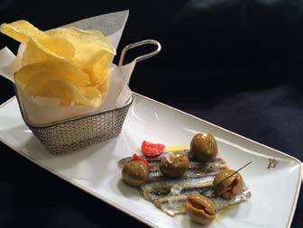 Tapas v Paradorju.