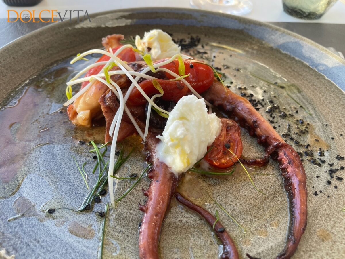 Na žaru pečena lovka hobotice