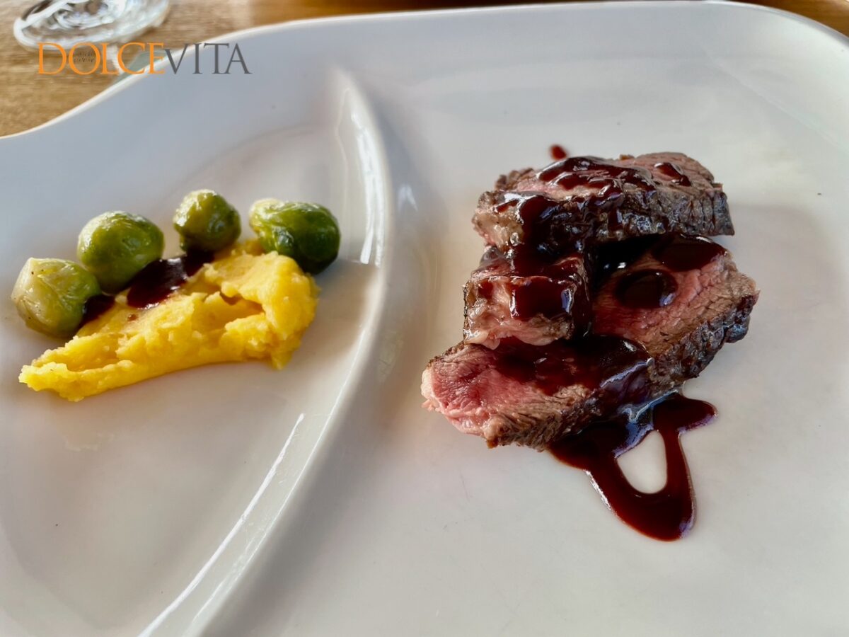 Ramsteak s spremljavo.