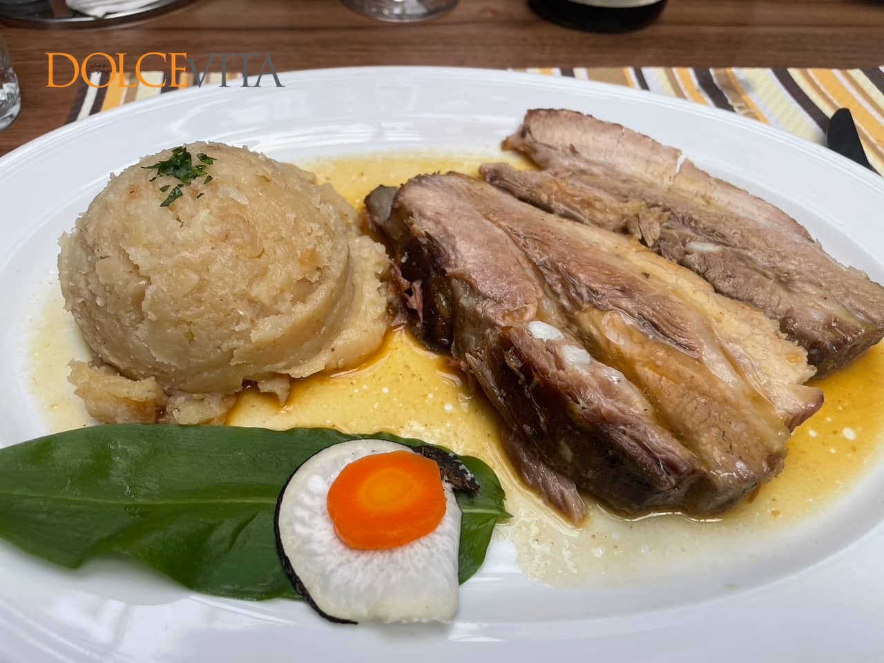 Pečena svinjska rebra.