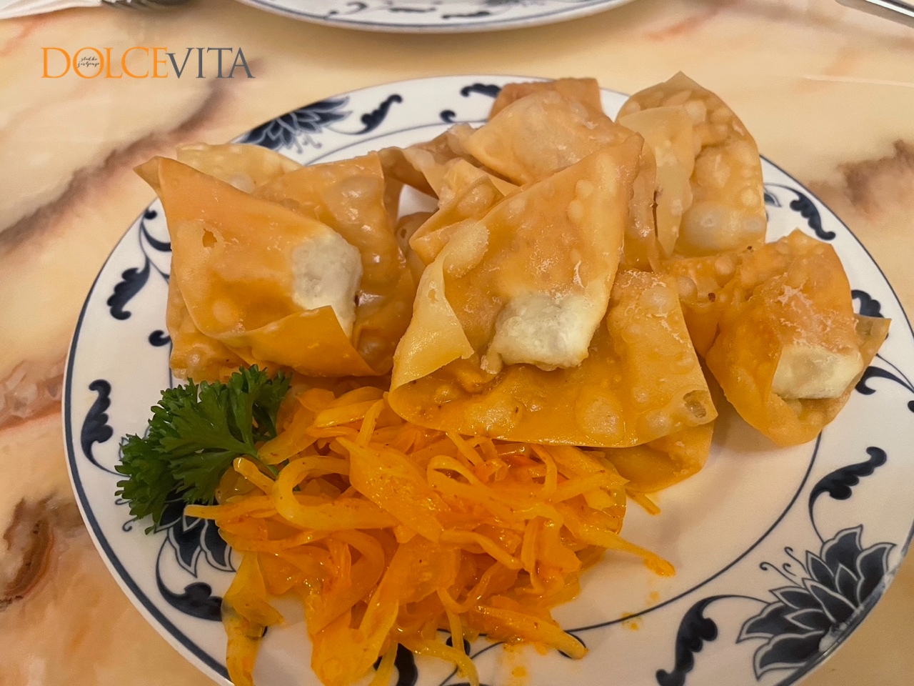 Ocvrti wonton.