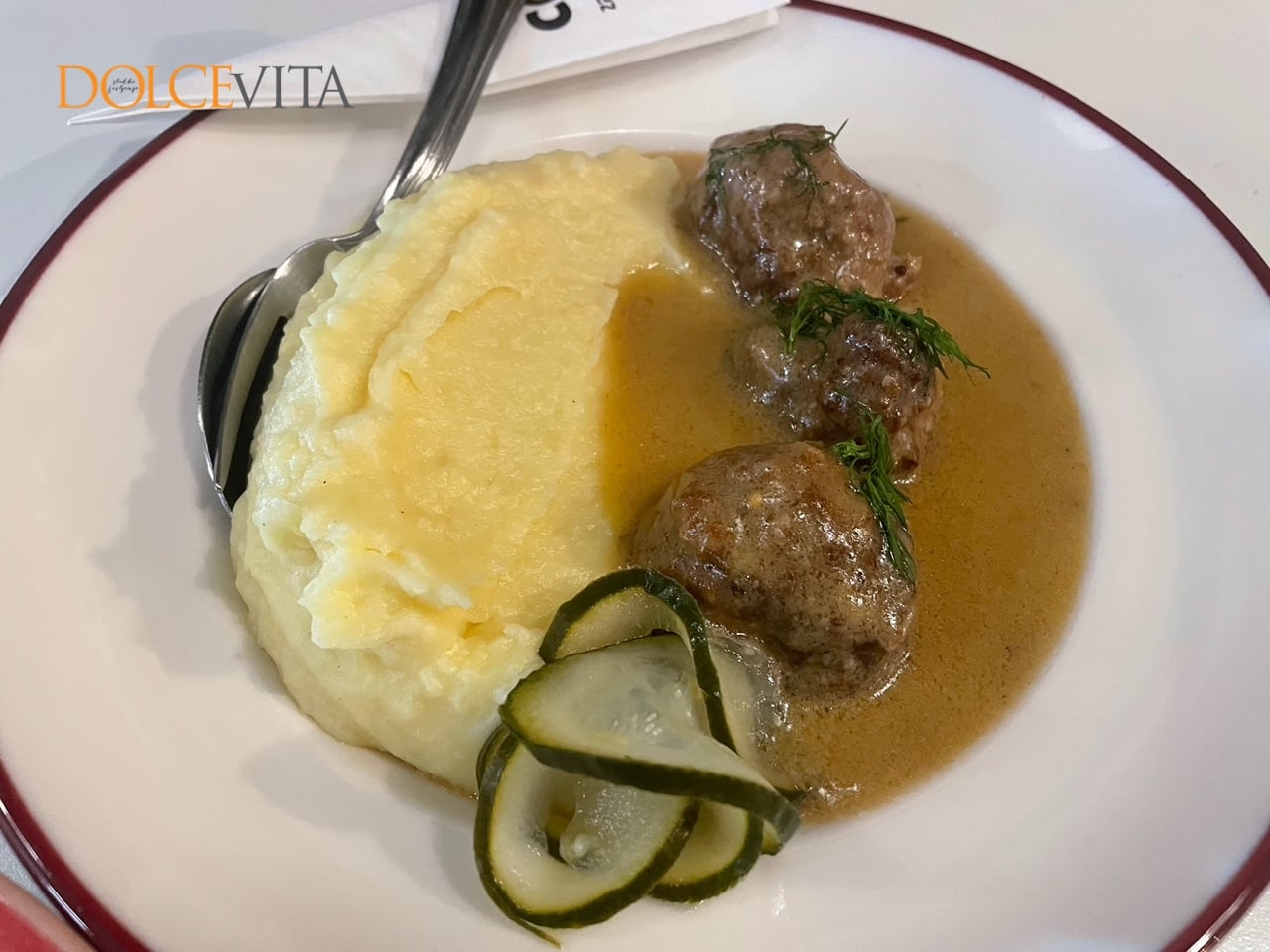 Švedske mesne kroglice s pirejem.